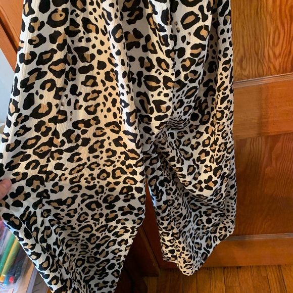 3/$12🔸Willow and Root Animal Print Jumper - Picture 12 of 13